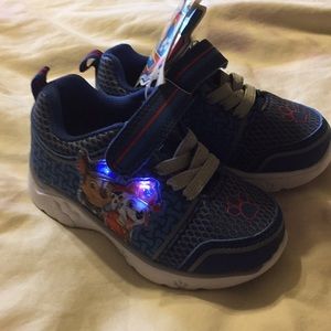 Paw Patrol Light Up Sneakers Toddler Size 5 NWT